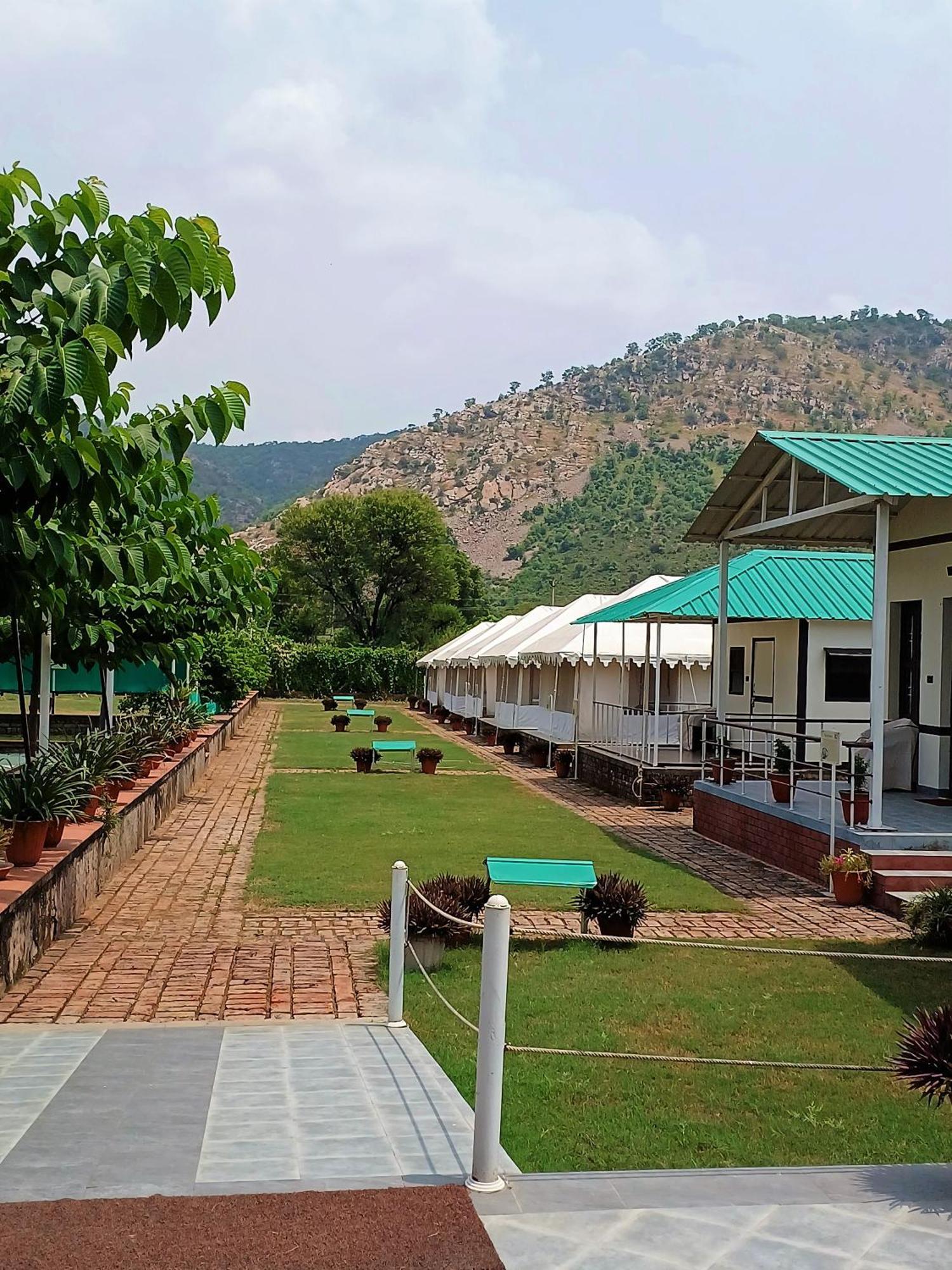Shivir Aranya - Wilderness Resort Alwar Eksteriør bilde